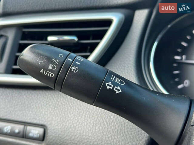 Серый Ниссан Кашкай, объемом двигателя 1.6 л и пробегом 137 тыс. км за 14999 $, фото 38 на Automoto.ua