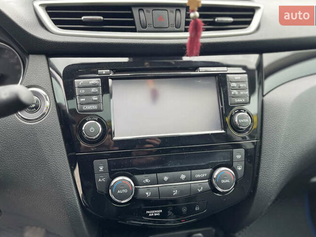 Серый Ниссан Кашкай, объемом двигателя 1.46 л и пробегом 181 тыс. км за 19200 $, фото 9 на Automoto.ua