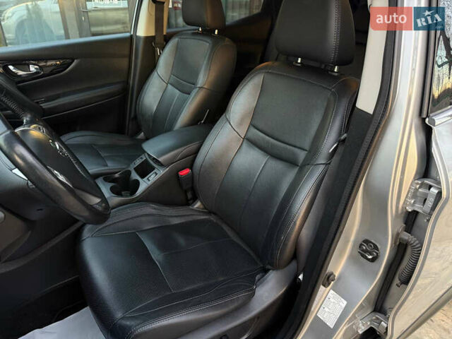 Серый Ниссан Кашкай, объемом двигателя 1.6 л и пробегом 245 тыс. км за 16000 $, фото 5 на Automoto.ua