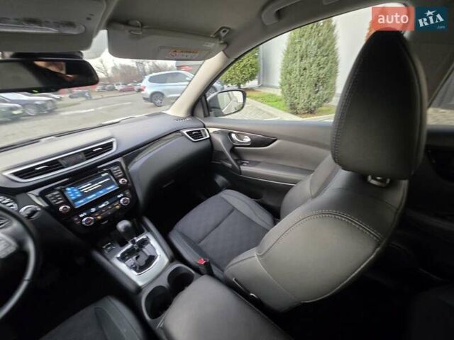 Серый Ниссан Кашкай, объемом двигателя 1.6 л и пробегом 168 тыс. км за 15950 $, фото 65 на Automoto.ua