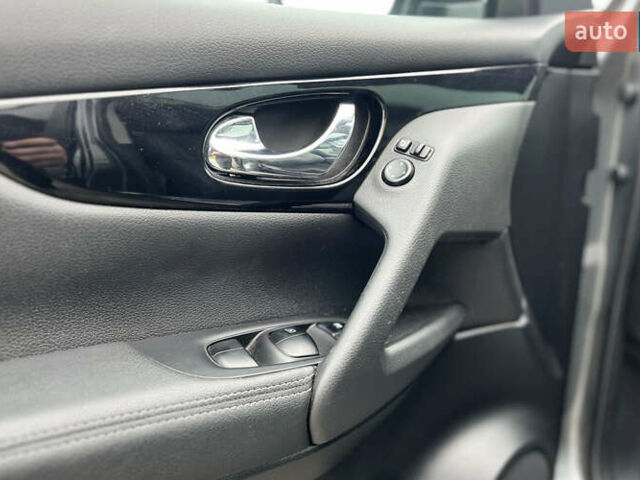 Серый Ниссан Кашкай, объемом двигателя 1.46 л и пробегом 181 тыс. км за 19200 $, фото 6 на Automoto.ua