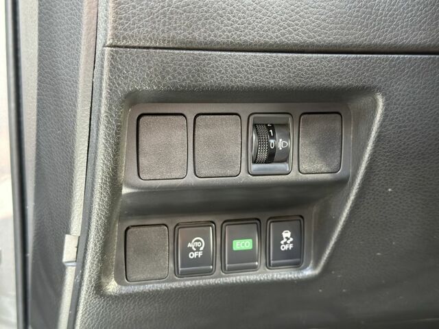 Серый Ниссан Кашкай, объемом двигателя 1.6 л и пробегом 137 тыс. км за 14999 $, фото 17 на Automoto.ua