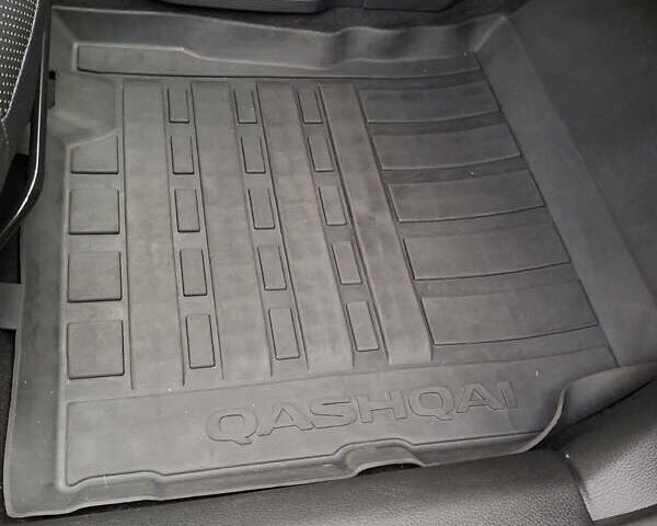 Серый Ниссан Кашкай, объемом двигателя 1.6 л и пробегом 42 тыс. км за 19000 $, фото 14 на Automoto.ua