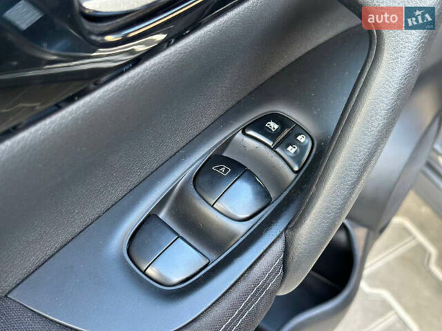 Серый Ниссан Кашкай, объемом двигателя 1.6 л и пробегом 137 тыс. км за 14999 $, фото 17 на Automoto.ua