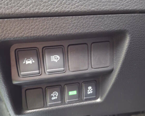 Серый Ниссан Кашкай, объемом двигателя 1.6 л и пробегом 42 тыс. км за 19000 $, фото 16 на Automoto.ua