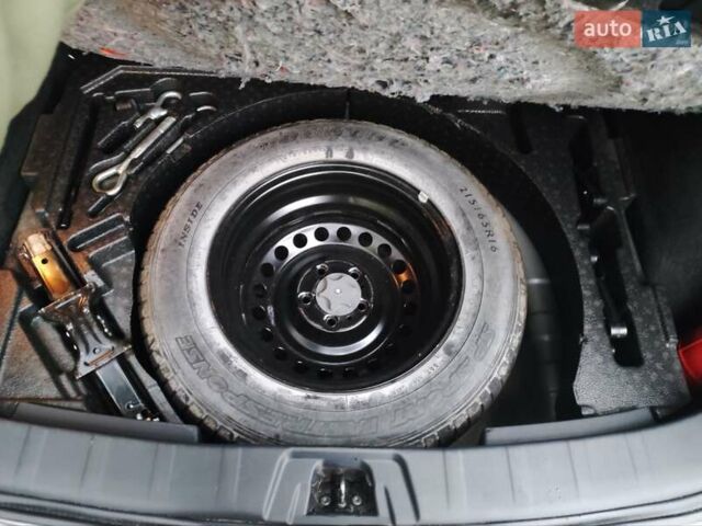 Ниссан Кашкай 2017 в Киеве на Automoto.ua Серый Ниссан Кашкай, объемом двигателя 1.6 л и пробегом 159 тыс. км за 14999 $, фото 12 на Automoto.ua