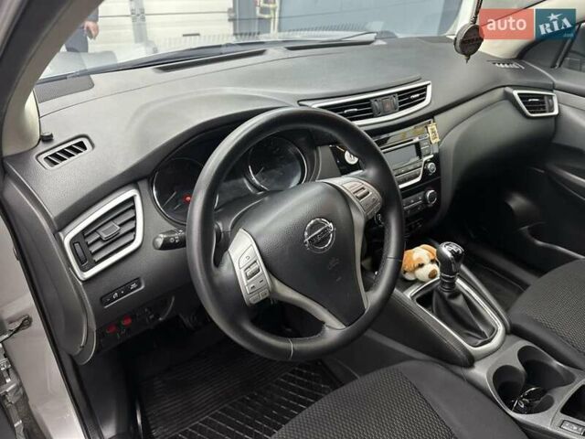Сірий Ніссан Кашкай, об'ємом двигуна 1.6 л та пробігом 171 тис. км за 15300 $, фото 5 на Automoto.ua