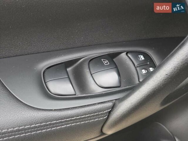 Серый Ниссан Кашкай, объемом двигателя 1.6 л и пробегом 168 тыс. км за 15950 $, фото 78 на Automoto.ua