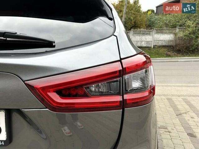 Сірий Ніссан Кашкай, об'ємом двигуна 1.6 л та пробігом 85 тис. км за 19300 $, фото 19 на Automoto.ua