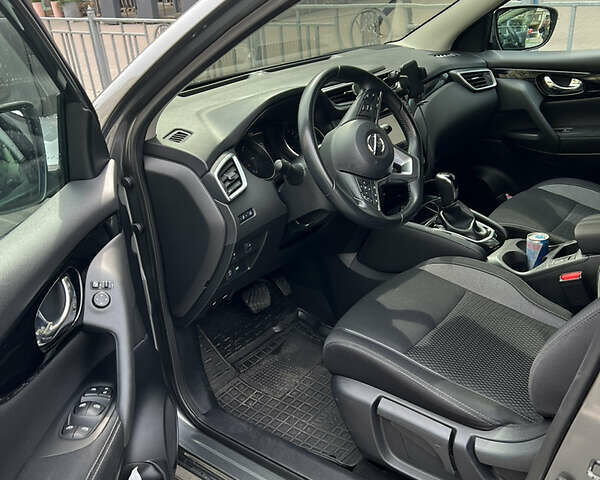 Серый Ниссан Кашкай, объемом двигателя 1.6 л и пробегом 80 тыс. км за 17800 $, фото 11 на Automoto.ua