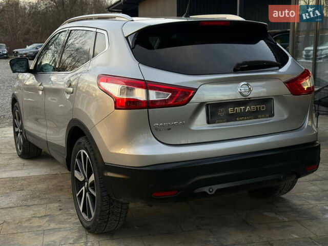 Серый Ниссан Кашкай, объемом двигателя 1.6 л и пробегом 245 тыс. км за 16000 $, фото 2 на Automoto.ua