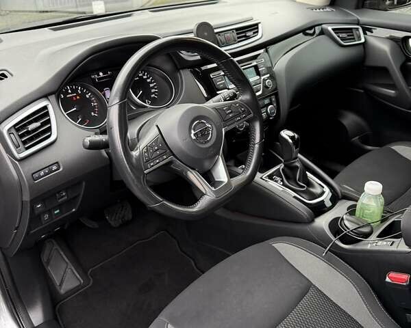 Серый Ниссан Кашкай, объемом двигателя 1.2 л и пробегом 76 тыс. км за 15700 $, фото 9 на Automoto.ua