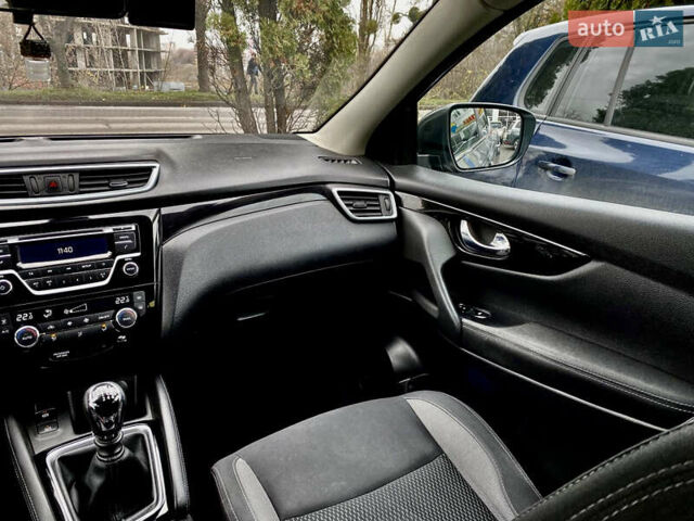 Серый Ниссан Кашкай, объемом двигателя 1.6 л и пробегом 212 тыс. км за 16600 $, фото 7 на Automoto.ua