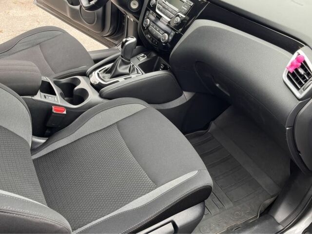 Серый Ниссан Кашкай, объемом двигателя 1.2 л и пробегом 60 тыс. км за 15000 $, фото 7 на Automoto.ua