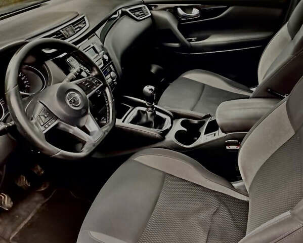 Серый Ниссан Кашкай, объемом двигателя 1.6 л и пробегом 212 тыс. км за 16600 $, фото 8 на Automoto.ua