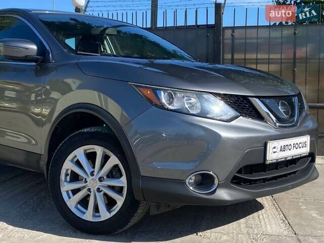 Серый Ниссан Кашкай, объемом двигателя 2 л и пробегом 123 тыс. км за 15690 $, фото 3 на Automoto.ua