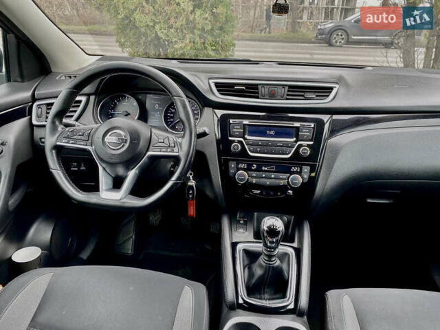 Серый Ниссан Кашкай, объемом двигателя 1.6 л и пробегом 212 тыс. км за 16600 $, фото 10 на Automoto.ua