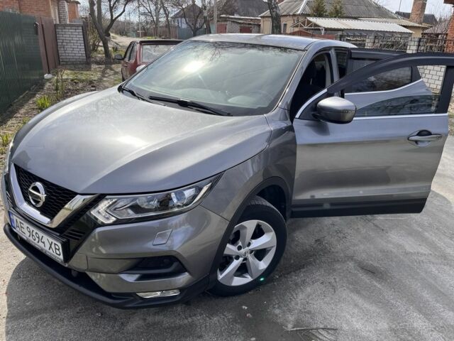 Серый Ниссан Кашкай, объемом двигателя 1.2 л и пробегом 60 тыс. км за 15000 $, фото 2 на Automoto.ua