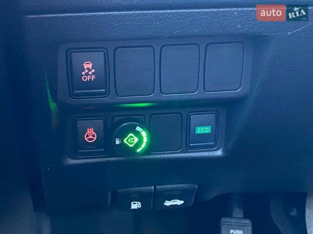 Серый Ниссан Кашкай, объемом двигателя 2 л и пробегом 123 тыс. км за 15690 $, фото 24 на Automoto.ua