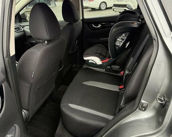 Серый Ниссан Кашкай, объемом двигателя 1.2 л и пробегом 76 тыс. км за 15700 $, фото 14 на Automoto.ua