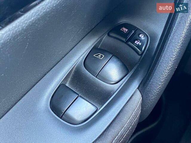 Серый Ниссан Кашкай, объемом двигателя 2 л и пробегом 123 тыс. км за 15690 $, фото 21 на Automoto.ua