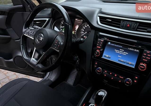 Серый Ниссан Кашкай, объемом двигателя 2 л и пробегом 120 тыс. км за 19000 $, фото 7 на Automoto.ua