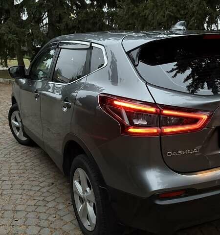 Серый Ниссан Кашкай, объемом двигателя 2 л и пробегом 120 тыс. км за 19000 $, фото 27 на Automoto.ua