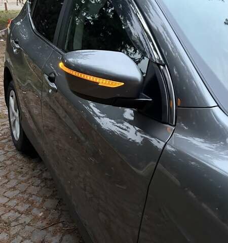 Серый Ниссан Кашкай, объемом двигателя 2 л и пробегом 120 тыс. км за 19000 $, фото 11 на Automoto.ua