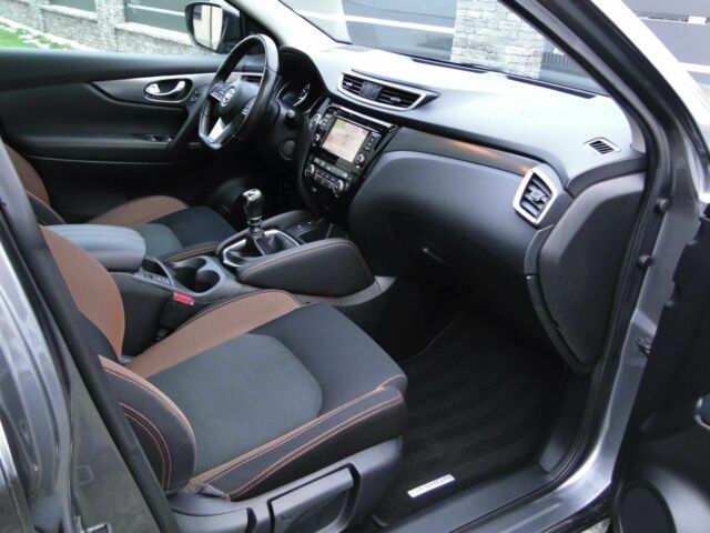 Сірий Ніссан Кашкай, об'ємом двигуна 1.3 л та пробігом 50 тис. км за 8000 $, фото 10 на Automoto.ua