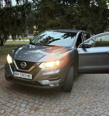 Серый Ниссан Кашкай, объемом двигателя 2 л и пробегом 120 тыс. км за 19000 $, фото 15 на Automoto.ua