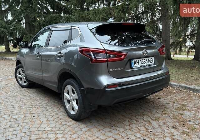 Серый Ниссан Кашкай, объемом двигателя 2 л и пробегом 120 тыс. км за 19000 $, фото 5 на Automoto.ua