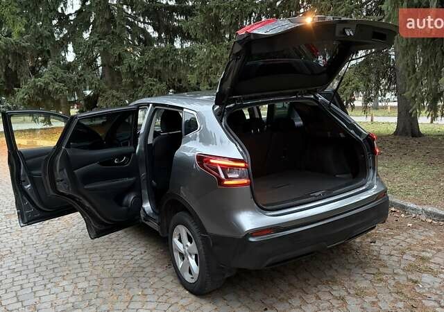 Серый Ниссан Кашкай, объемом двигателя 2 л и пробегом 120 тыс. км за 19000 $, фото 6 на Automoto.ua