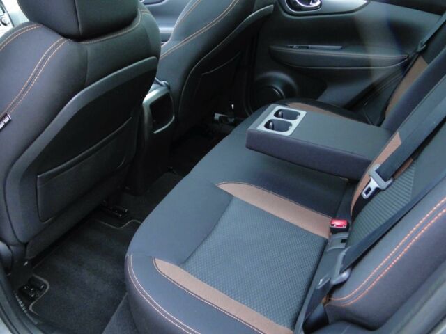 Сірий Ніссан Кашкай, об'ємом двигуна 1.3 л та пробігом 50 тис. км за 8000 $, фото 9 на Automoto.ua