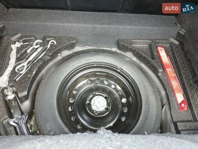 Серый Ниссан Кашкай, объемом двигателя 2 л и пробегом 123 тыс. км за 18000 $, фото 5 на Automoto.ua