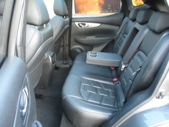 Серый Ниссан Кашкай, объемом двигателя 1.3 л и пробегом 31 тыс. км за 10000 $, фото 11 на Automoto.ua