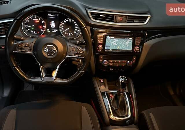 Серый Ниссан Кашкай, объемом двигателя 2 л и пробегом 120 тыс. км за 19000 $, фото 16 на Automoto.ua
