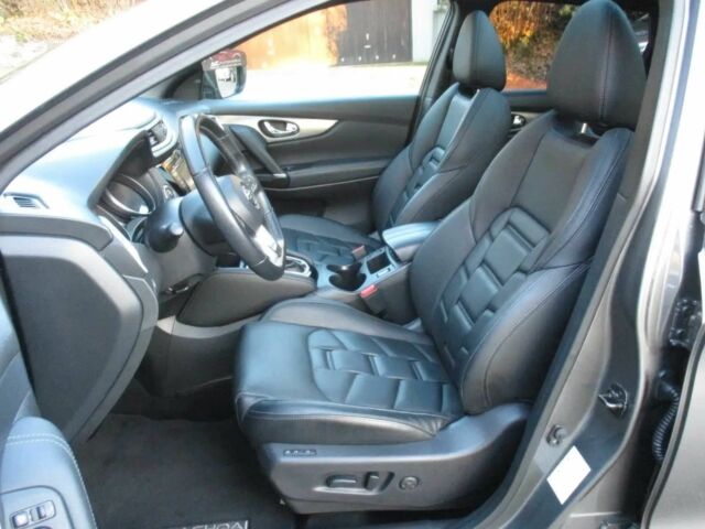 Серый Ниссан Кашкай, объемом двигателя 1.3 л и пробегом 31 тыс. км за 10000 $, фото 6 на Automoto.ua