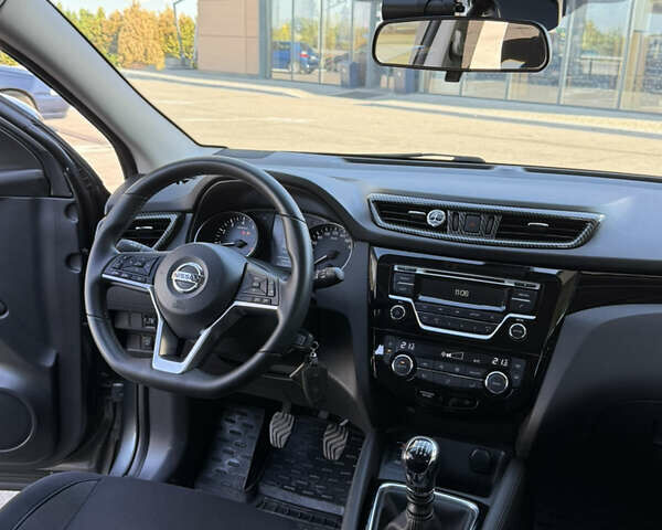 Сірий Ніссан Кашкай, об'ємом двигуна 1.2 л та пробігом 41 тис. км за 15500 $, фото 19 на Automoto.ua