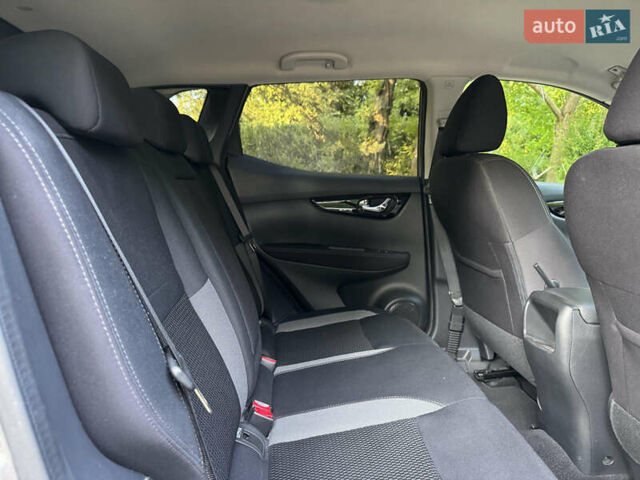 Серый Ниссан Кашкай, объемом двигателя 1.6 л и пробегом 148 тыс. км за 18300 $, фото 23 на Automoto.ua