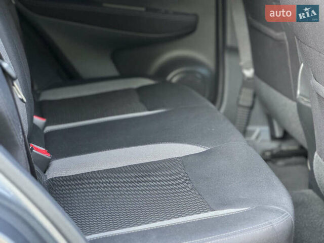 Серый Ниссан Кашкай, объемом двигателя 1.6 л и пробегом 148 тыс. км за 18300 $, фото 25 на Automoto.ua