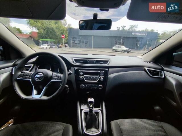 Сірий Ніссан Кашкай, об'ємом двигуна 1.2 л та пробігом 35 тис. км за 16000 $, фото 5 на Automoto.ua