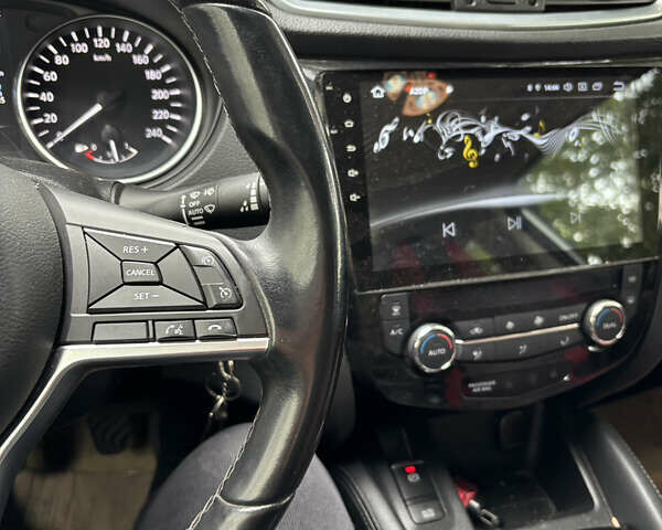 Серый Ниссан Кашкай, объемом двигателя 1.2 л и пробегом 110 тыс. км за 15300 $, фото 5 на Automoto.ua