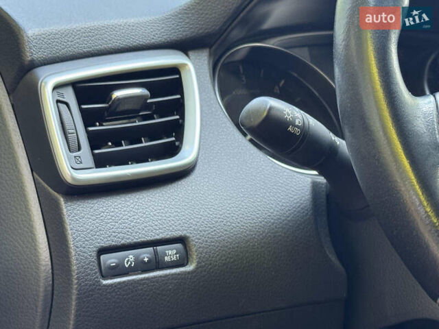 Серый Ниссан Кашкай, объемом двигателя 1.6 л и пробегом 148 тыс. км за 18300 $, фото 18 на Automoto.ua