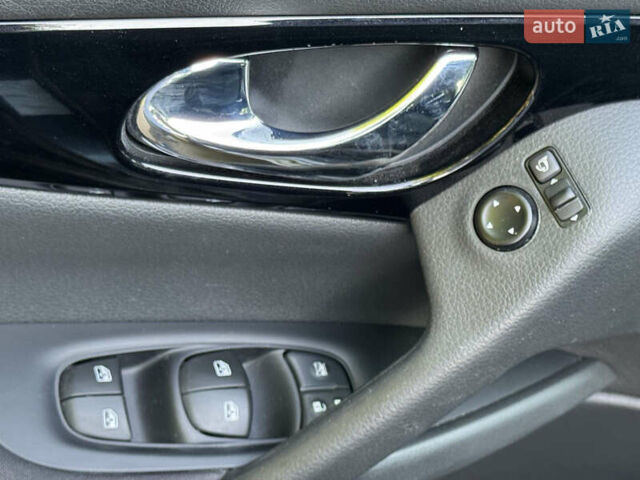 Серый Ниссан Кашкай, объемом двигателя 1.6 л и пробегом 148 тыс. км за 18300 $, фото 19 на Automoto.ua