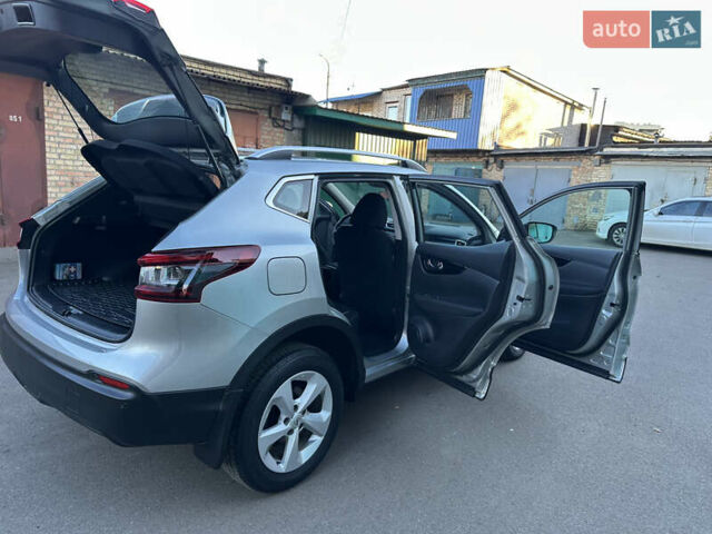 Серый Ниссан Кашкай, объемом двигателя 1.6 л и пробегом 45 тыс. км за 19900 $, фото 5 на Automoto.ua