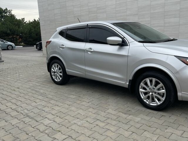 Серый Ниссан Кашкай, объемом двигателя 2 л и пробегом 45 тыс. км за 16500 $, фото 3 на Automoto.ua