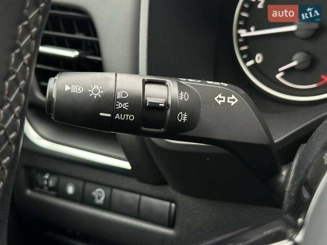 Сірий Ніссан Кашкай, об'ємом двигуна 1.33 л та пробігом 56 тис. км за 21990 $, фото 24 на Automoto.ua