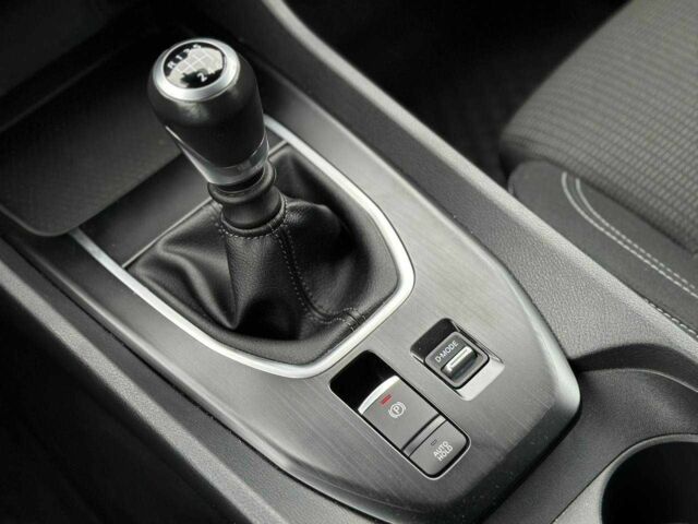 Серый Ниссан Кашкай, объемом двигателя 1.3 л и пробегом 56 тыс. км за 21990 $, фото 19 на Automoto.ua