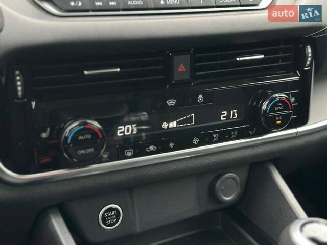 Сірий Ніссан Кашкай, об'ємом двигуна 1.33 л та пробігом 56 тис. км за 21990 $, фото 28 на Automoto.ua