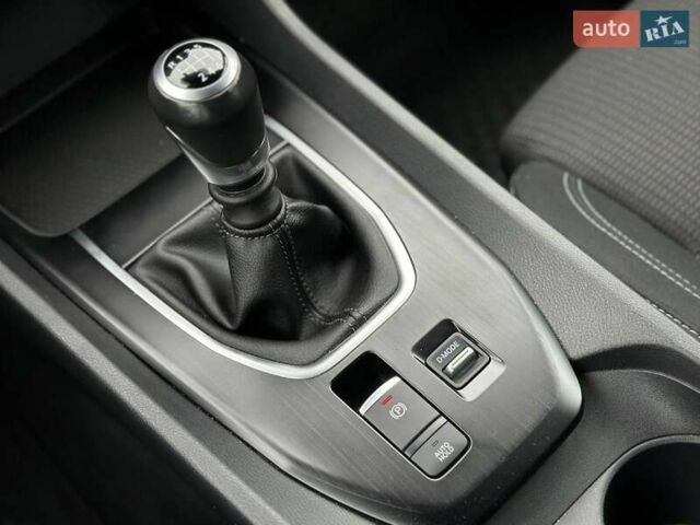 Сірий Ніссан Кашкай, об'ємом двигуна 1.33 л та пробігом 56 тис. км за 21990 $, фото 27 на Automoto.ua